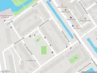 Ambulance met grote spoed naar de Saaiwerkerstraat in Delft