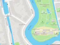 Ambulance met grote spoed naar de Jan van Goyenkade in Leiden