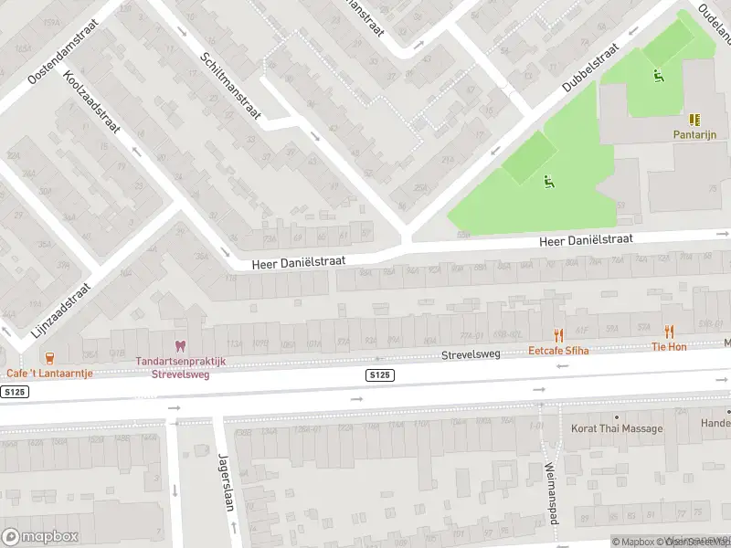 Ambulance met grote spoed naar de Heer Daniëlstraat in Rotterdam