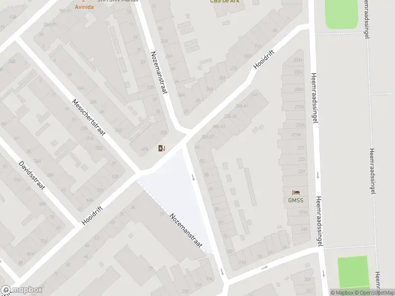Ambulance met gepaste spoed naar de Nozemanstraat in Rotterdam