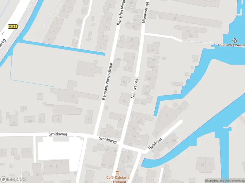Ambulance met grote spoed naar de Nieuwstraat in Westmaas