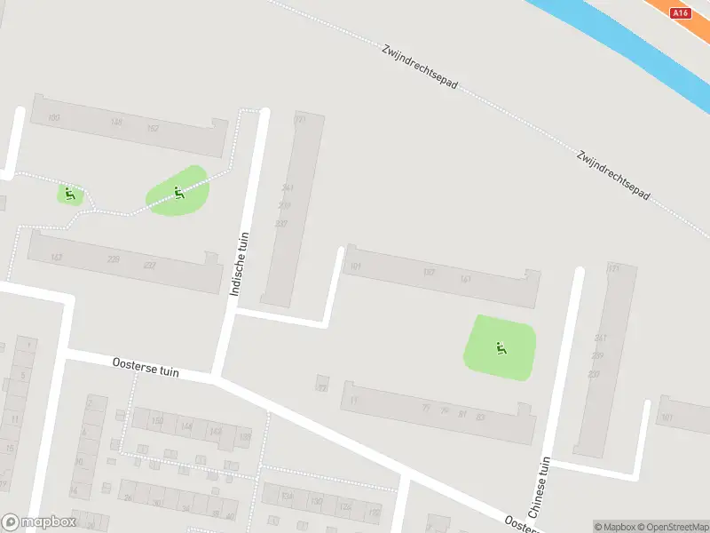 Ambulance met grote spoed naar de Indische tuin in Rotterdam
