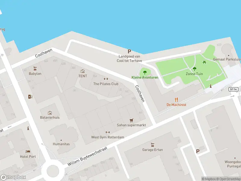 Ambulance met gepaste spoed naar de Coolhaven in Rotterdam