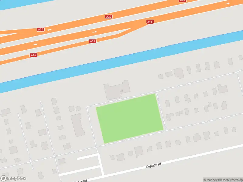 Ambulance met grote spoed naar de Koperpad in Rotterdam