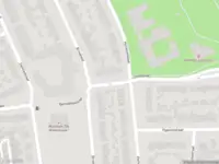 Brandweer met gepaste spoed naar de Leliestraat in Helmond vanwege een liftopsluiting