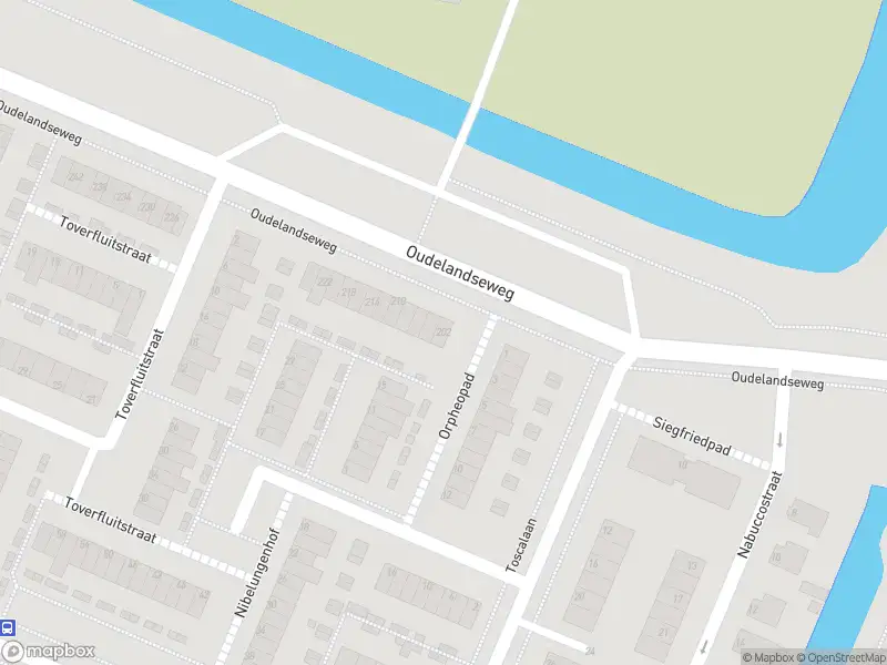 Ambulance met grote spoed naar de Oudelandseweg in Hoogvliet Rotterdam