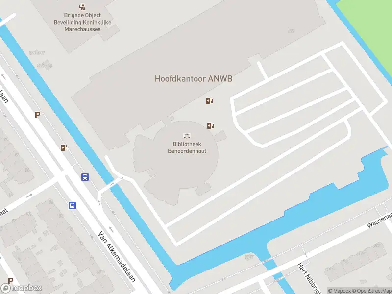 Ambulance met grote spoed naar de Wassenaarseweg in Wassenaar