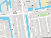 Ambulance met grote spoed naar de Statensingel in Gouda