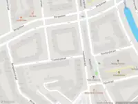 Ambulance met grote spoed naar de Troelstrastraat in Rotterdam