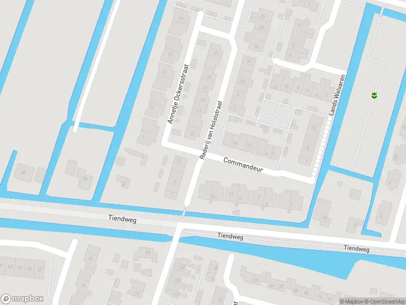 Ambulance met grote spoed naar de Rederij van Holststraat in Krimpen aan de Lek
