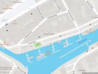 Brandweer met gepaste spoed naar de Oosterkade in Groningen