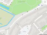Ambulance met gepaste spoed naar de Vlaardingerdijk in Schiedam