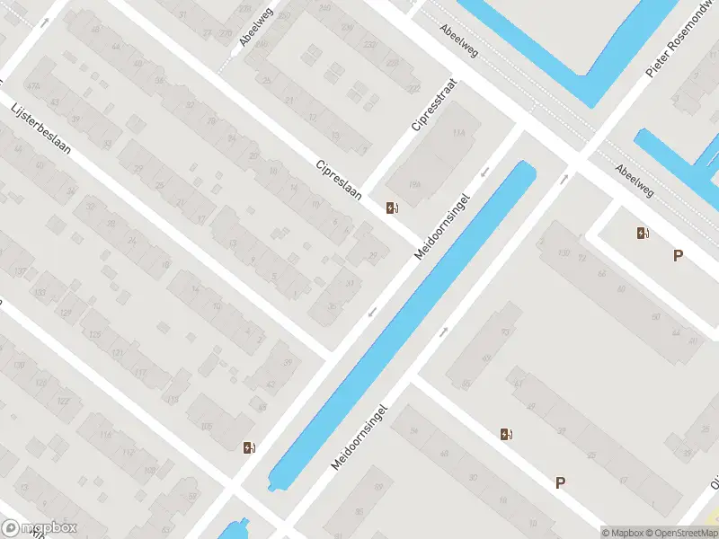 Ambulance met grote spoed naar de Meidoornsingel in Rotterdam