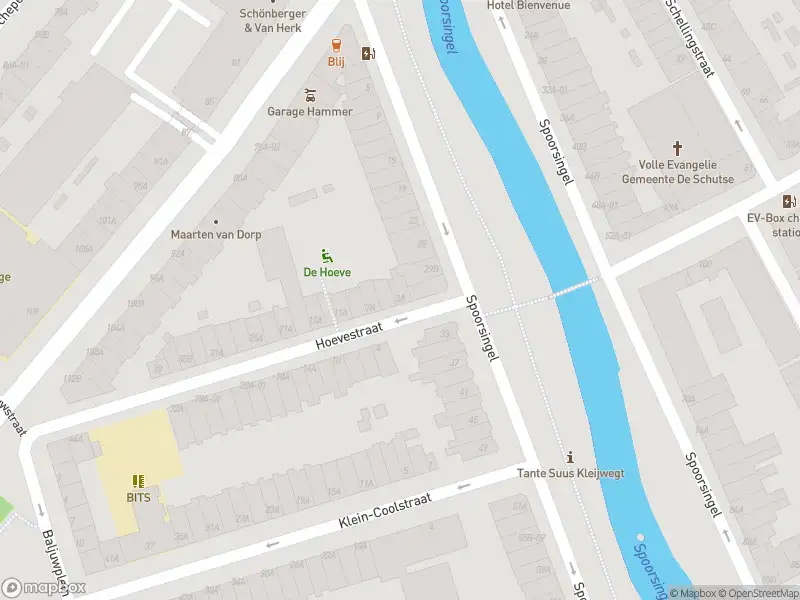 Ambulance met gepaste spoed naar de Hoevestraat in Rotterdam