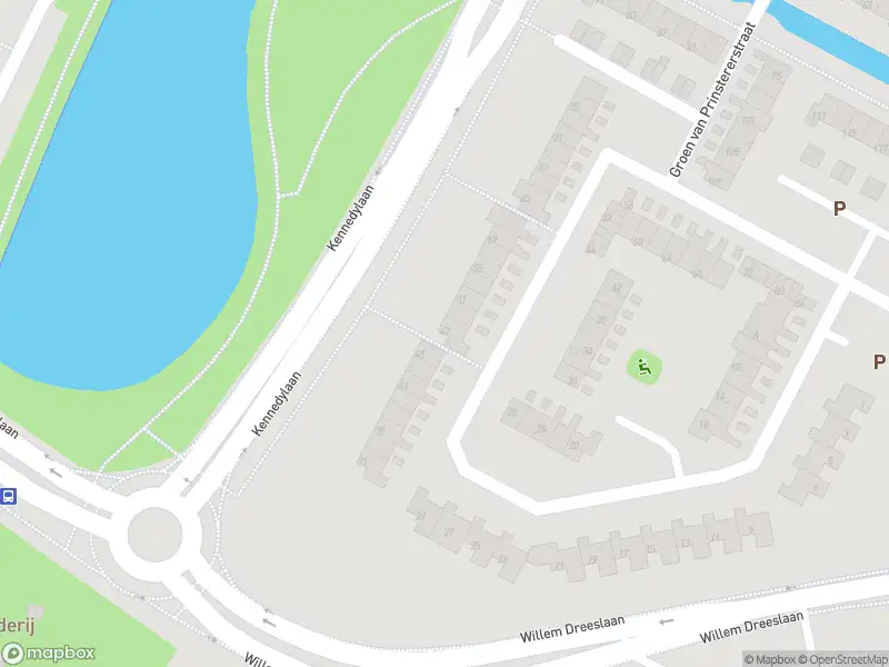 Ambulance met gepaste spoed naar de Groen v Prinstererstraat in Papendrecht