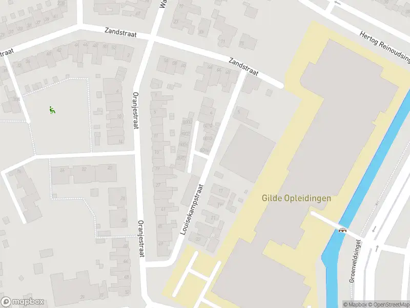 Ambulance met grote spoed naar de Louisekampstraat in Venlo