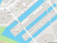 Ambulance met grote spoed naar de Wiborgeiland in Amsterdam