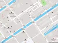 Ambulance met grote spoed naar de Gasthuislaan in Delft