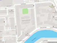Brandweer en politie met grote spoed naar de Academiesingel in Breda vanwege personen te water