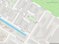 Ambulance met grote spoed naar de Vijfde Vogelstraat in Amsterdam