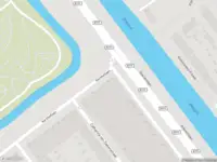 Ambulance met gepaste spoed naar de Kerkhoflaan in Rotterdam