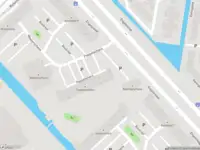 Ambulance met grote spoed naar de Peppelschans in Leiderdorp