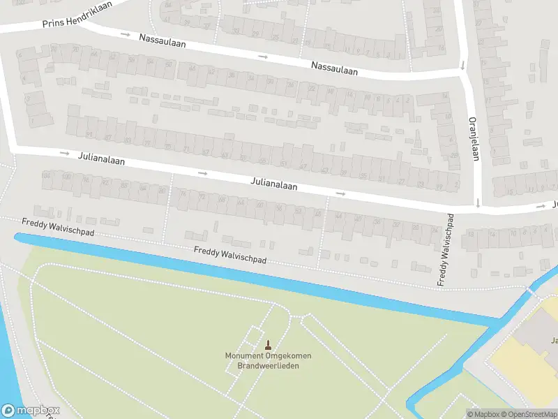 Ambulance met grote spoed naar de Julianalaan in Vlaardingen