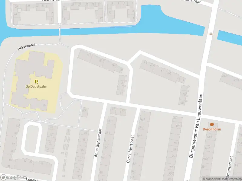 Ambulance met grote spoed naar de Jan van Boendalestraat in Amsterdam