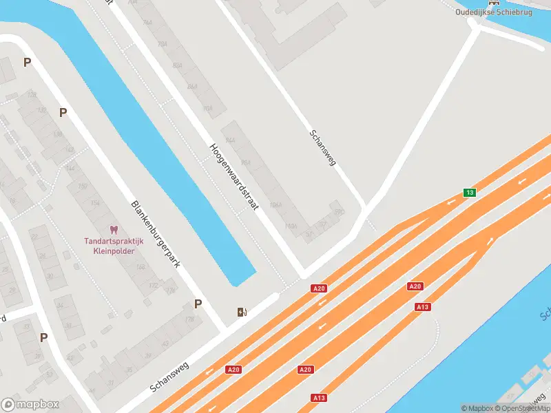 Ambulance met grote spoed naar de Hoogenwaardstraat in Rotterdam