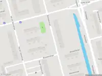 Ambulance met grote spoed naar de Blondeelstraat in Rotterdam