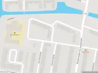 Ambulance met grote spoed naar de Jan van Boendalestraat in Amsterdam
