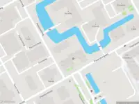 Brandweer met grote spoed naar de Paasheuvelweg in Amsterdam