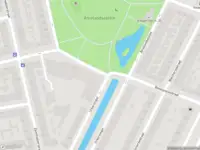 Ambulance met gepaste spoed naar de Bevelandsestraat in Rotterdam