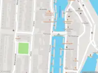 Ambulance met grote spoed naar de Voorhaven in Rotterdam