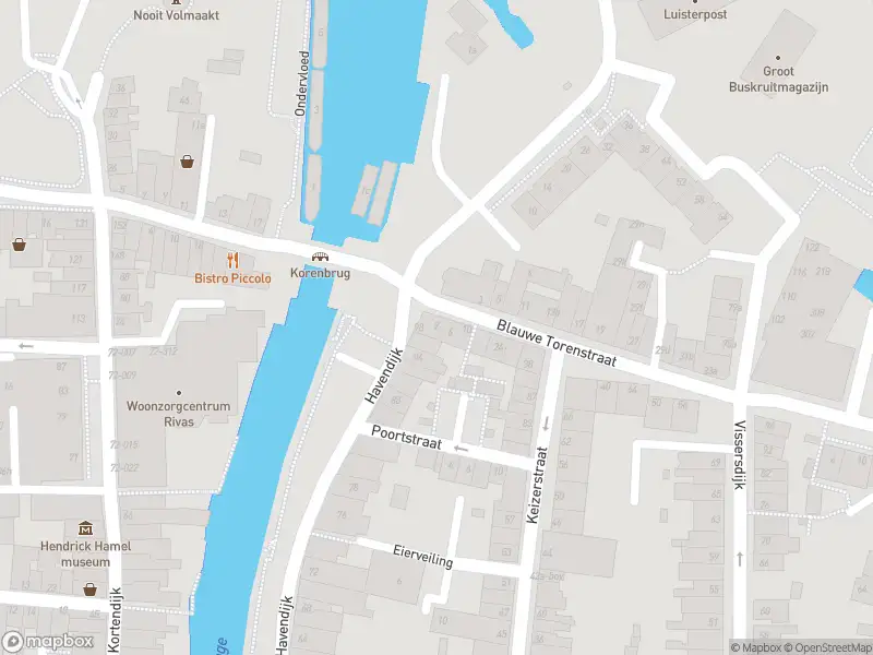 Ambulance met gepaste spoed naar de Blauwe Torenstraat in Gorinchem