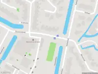 Ambulance met grote spoed naar de Dommelstraat in Alkmaar