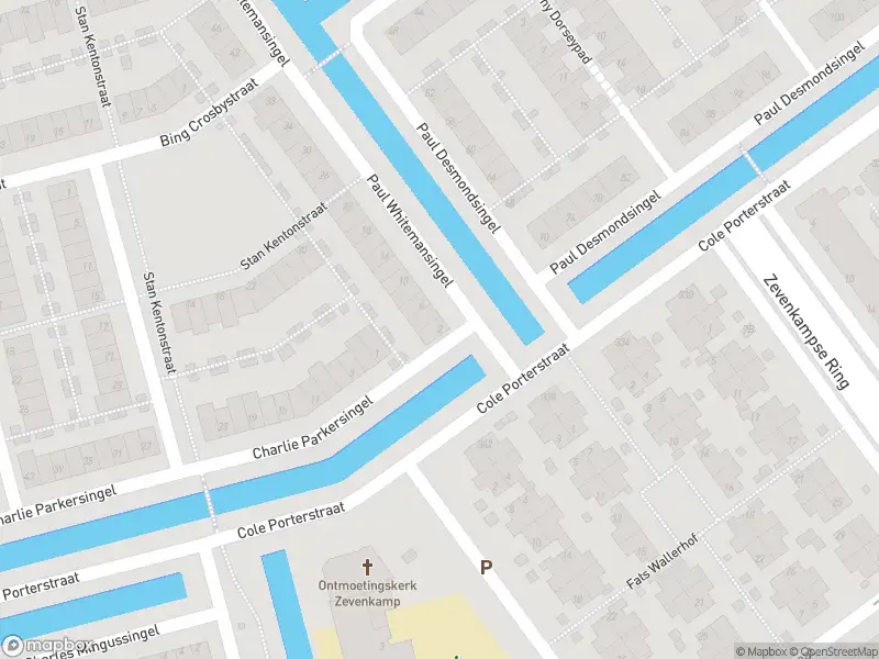 Ambulance met grote spoed naar de Paul Whitemansingel in Rotterdam