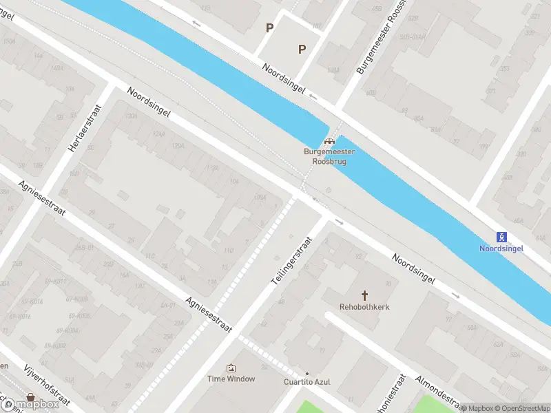 Ambulance met gepaste spoed naar de Teilingerstraat in Rotterdam