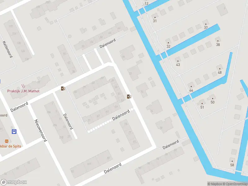 Ambulance met grote spoed naar de Dalenoord in Rotterdam