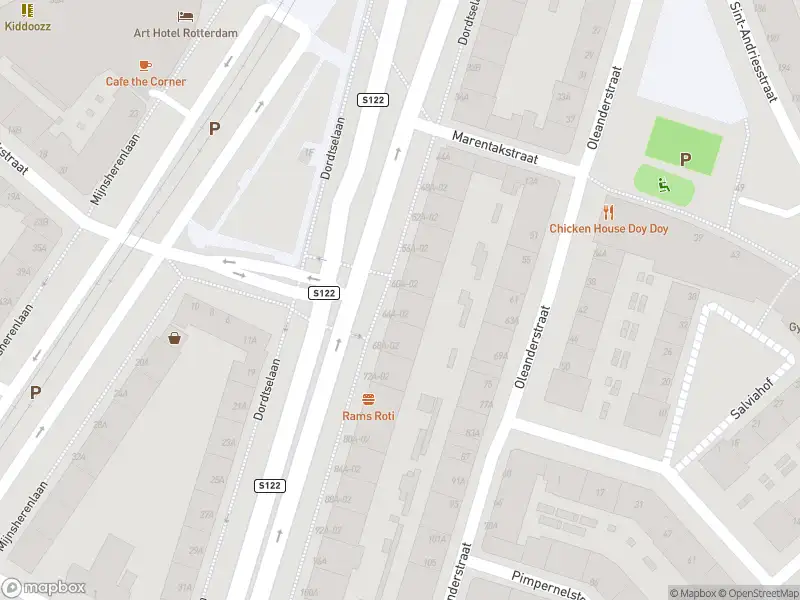 Ambulance met grote spoed naar de Dordtselaan in Rotterdam