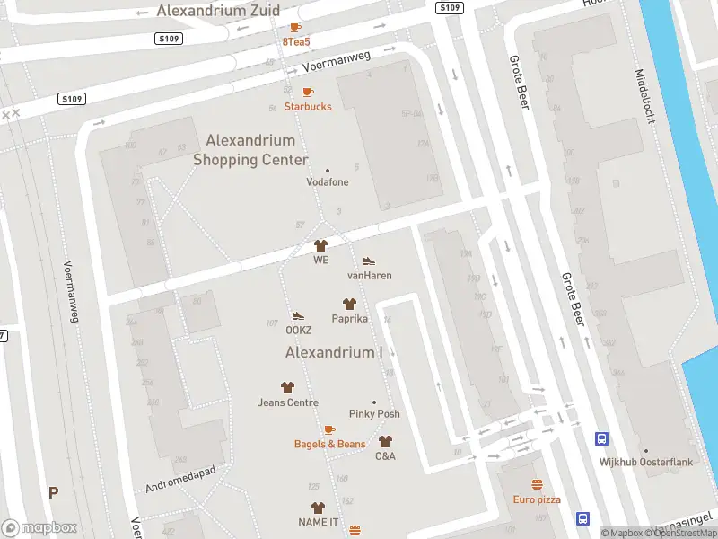 Ambulance met grote spoed naar de Korte Poolsterstraat in Rotterdam