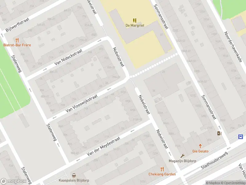Ambulance met gepaste spoed naar de Nobelstraat in Rotterdam