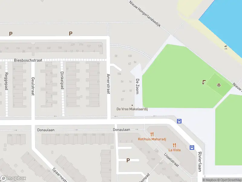Ambulance met grote spoed naar de Amerstraat in Spijkenisse