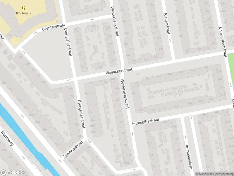 Ambulance met grote spoed naar de Westerbeekstraat in Rotterdam