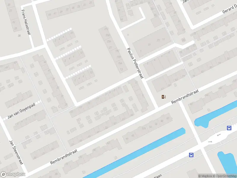 Ambulance met grote spoed naar de Johannes Vermeerstraat in Spijkenisse