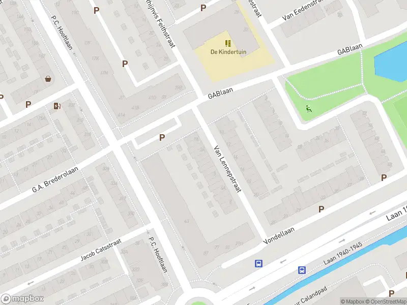 Ambulance met grote spoed naar de Van Lennepstraat in Maassluis