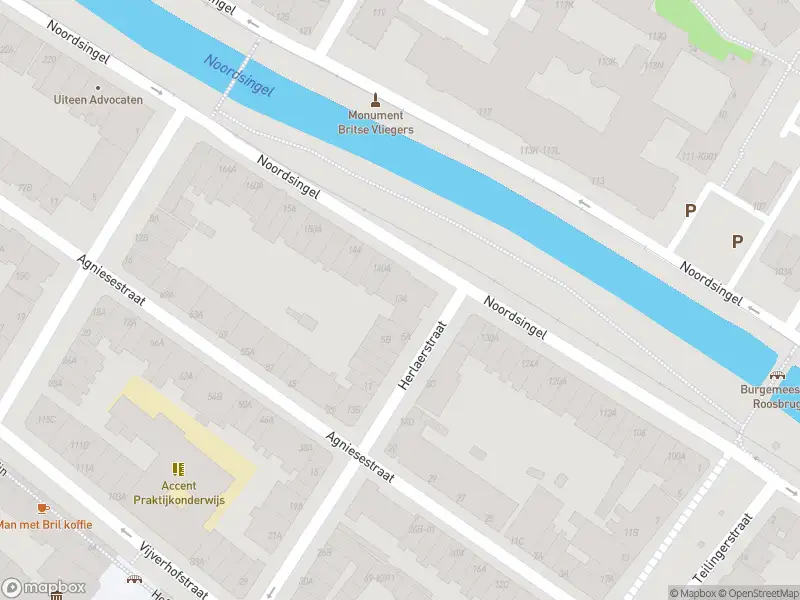 Ambulance met grote spoed naar de Noordsingel in Rotterdam