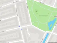 Ambulance met grote spoed naar de Amelandseplein in Rotterdam