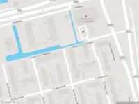 Ambulance met grote spoed naar de Van der Kloot Meyburgstraat in Rotterdam
