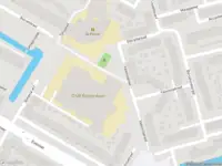 Ambulance met gepaste spoed naar de Valenciadreef in Rotterdam
